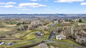 661 Sole Rd, Selah, WA 98942