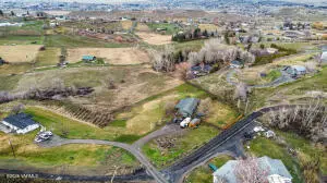 661 Sole Rd, Selah, WA 98942 - #3