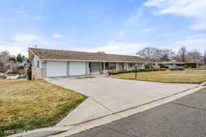 3606 Richey Rd, Yakima, WA 98902 - #3