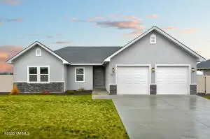 4611 W Larch Ave, Yakima, WA 98908 - #2