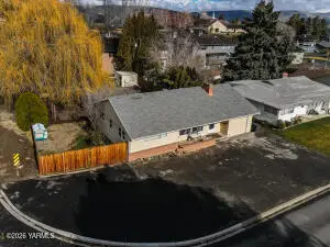 3413 W Lincoln Ave, Yakima, WA 98902 - #2