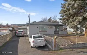 904 N 28th Ave, Yakima, WA 98902 - #3