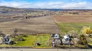 15660 W Summitview Rd, Yakima, WA 98908 - #1