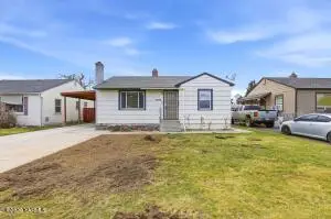 1218 S 8th Ave Ave, Yakima, WA 98902 - #2