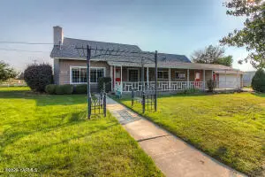 270 Cheyne Rd, Zillah, WA 98953 - Image #1