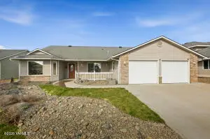 1318 W Grandview Ave, Sunnyside, WA 98944