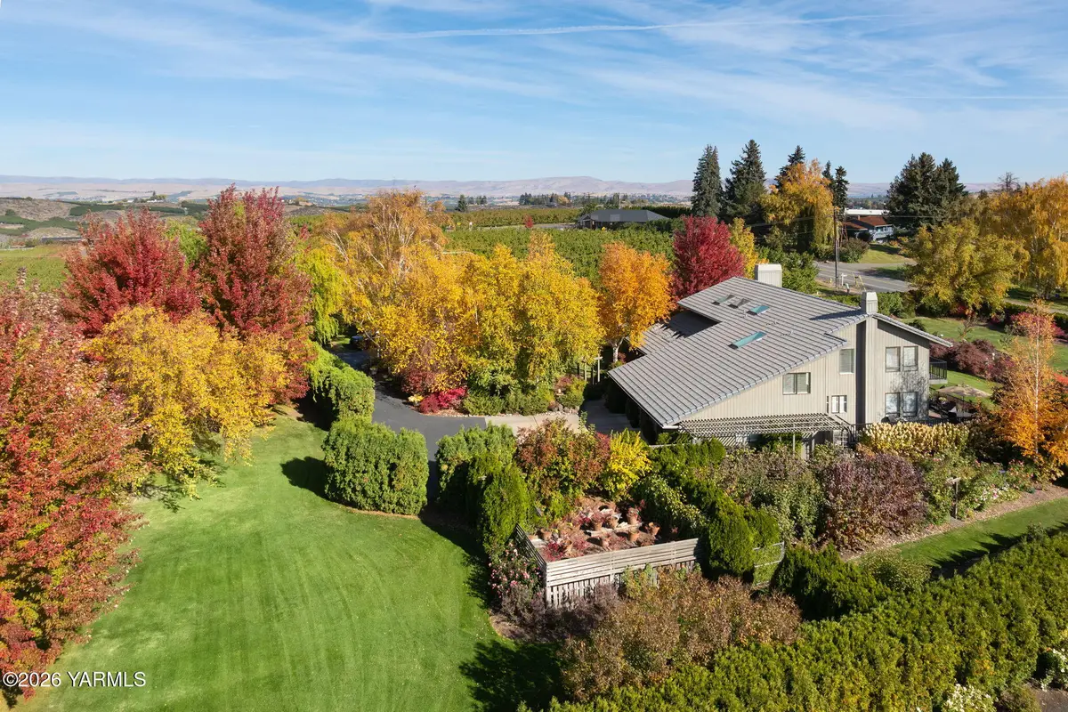 7610 Scenic Dr, Yakima, WA 98908 - #1