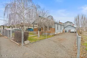 103 E Bartlett Ave, Selah, WA 98942 - #2