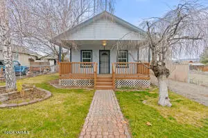 103 E Bartlett Ave, Selah, WA 98942 - #3