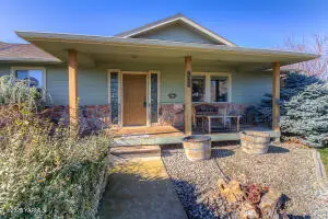 1352 Gilbert Rd, Zillah, WA 98953 - #2
