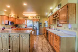 1352 Gilbert Rd, Zillah, WA 98953 - #3