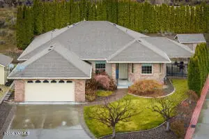 1206 W Yakima Ave, Selah, WA 98942