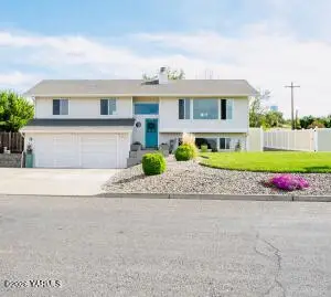 625 NW Crescent Ave, Sunnyside, WA 98944