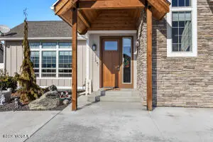 715 N 74th Ave, Yakima, WA 98908 - #3