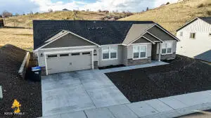 8 S 12th St Lp, Selah, WA 98942 - #2