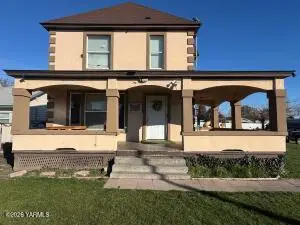 340 N 11th St, Sunnyside, WA 98944