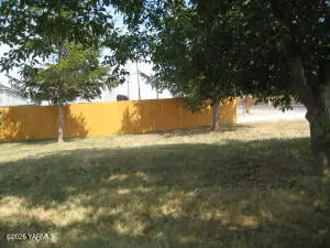 8711 Postma Rd, Yakima, WA 98901 - #2