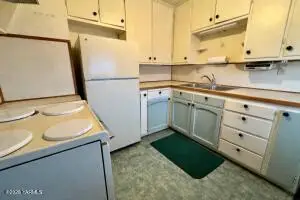 414 N 4th St, Sunnyside, WA 98944 - #3