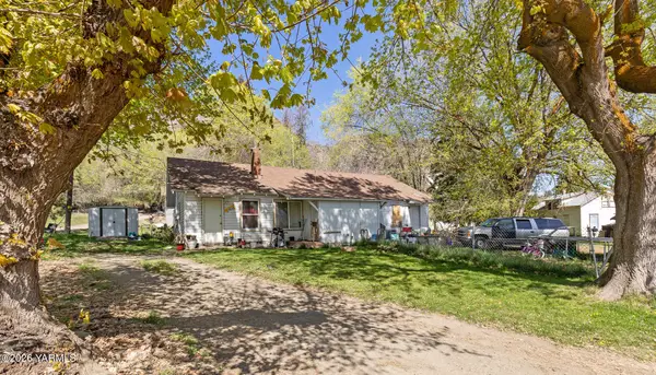 1604 Garretson Grade Ave, Yakima, WA 98908