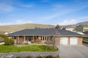5005 Sycamore Dr, Yakima, WA 98901 - #1