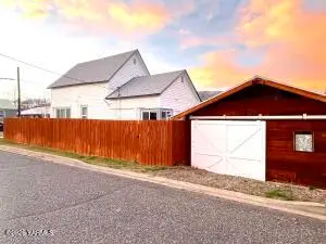109 Sinclair Ave, Naches, WA 98937 - #3