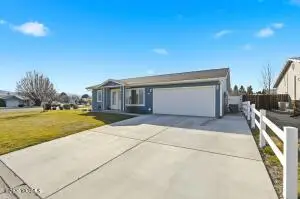 1504 S 28th Ave, Yakima, WA 98902 - #3