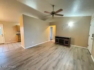 815 Jessica Ct, Grandview, WA 98930 - #3