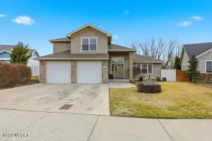 609 S 87th Ave, Yakima, WA 98908 - #2