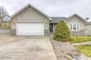 407 Apple Way, Selah, WA 98942