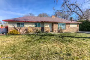 1205 S 21st Ave, Yakima, WA 98902