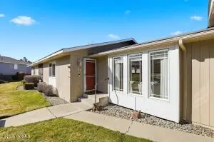 3004 Ditter Dr, Yakima, WA 98902 - #2