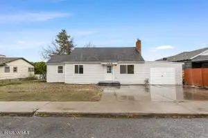 109 Hemlock Ave, Sunnyside, WA 98944 - #1