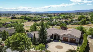305 Mountain Shadows Pl, Yakima, WA 98908 - #2