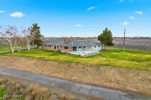 7753 Yakima Valley Hwy, Zillah, WA 98953 - #2