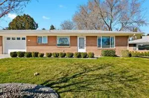 404 N 39th Ave, Yakima, WA 98902 - #1