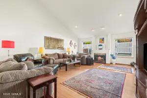 216 Santa Roza Dr, Yakima, WA 98901 - #2