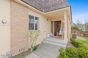 32 Crest Cir, Yakima, WA 98908 - #3