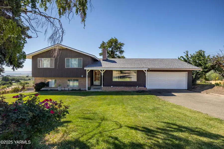 1381 W Riverside, Sunnyside, WA 98944 - #2