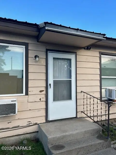 705 N 1st St, Yakima, WA 98901 - #2