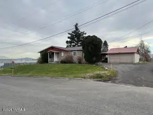 102 W Peach St, Yakima, WA 98902 - Image #1