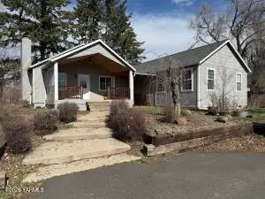 11115 Summitview Rd, Yakima, WA 98908