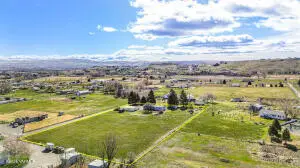142 Foster Ln, Selah, WA 98942 - #1