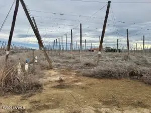 7801 Campbell Rd, Toppenish, WA 98948 - #3