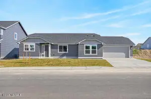 135 Bitters Lp, Grandview, WA 98930 - #1