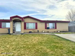 6104 Crestfields Rd, Yakima, WA 98903 - #2