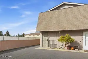 701 S 38th Ave #20, Yakima, WA 98902 - #2