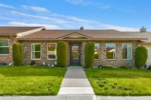 215 N 56th Ave #25, Yakima, WA 98908 - #1