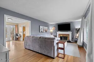 221 N 26th Ave, Yakima, WA 98902 - #3