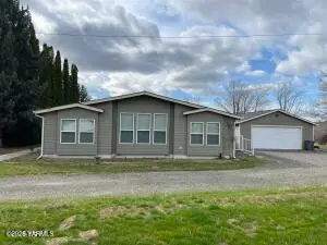 332 Parish Rd, Selah, WA 98942
