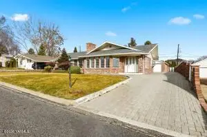 119 N 46th Ave, Yakima, WA 98908 - #2